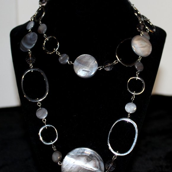 Lia Sophia silvertone rings & abalone look discs necklace - Picture 2 of 4